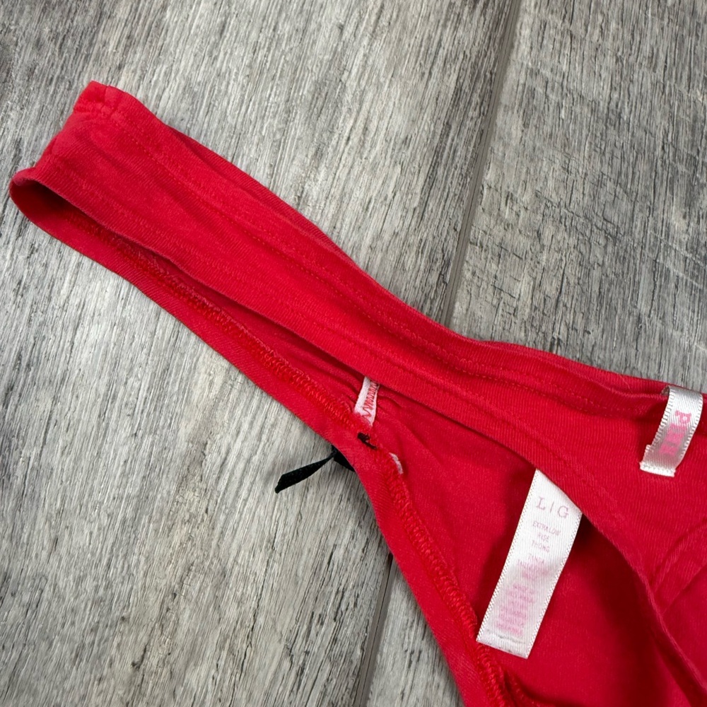 VS Red Love‎ Pink Thong - Picture 7 of 12